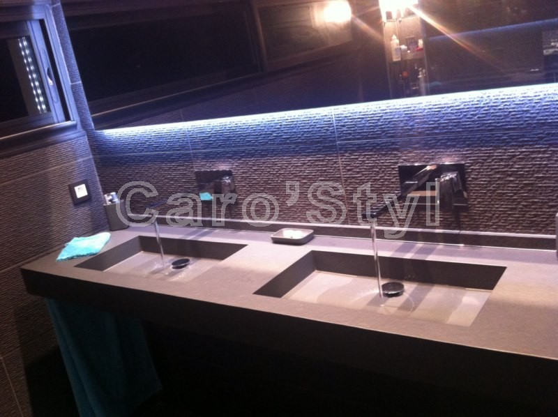 meuble vasque de salle de bains avec plan résine noire près de bandol 83150 var